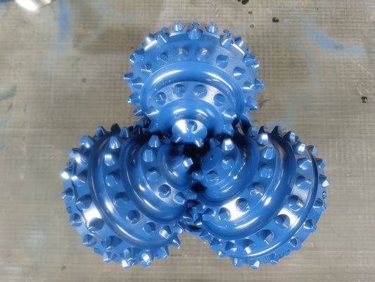 IADC 537 트타 3구륜비트 충돌 밀폐형 베어링 8 1/2는 팔려고 내놓 3구륜비트로 조금씩 움직입니다